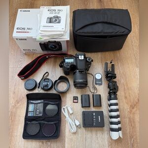 Canon EOS 70D Black Camera Set with Accessories